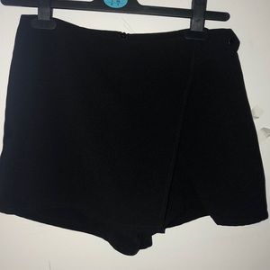 Black Skort
